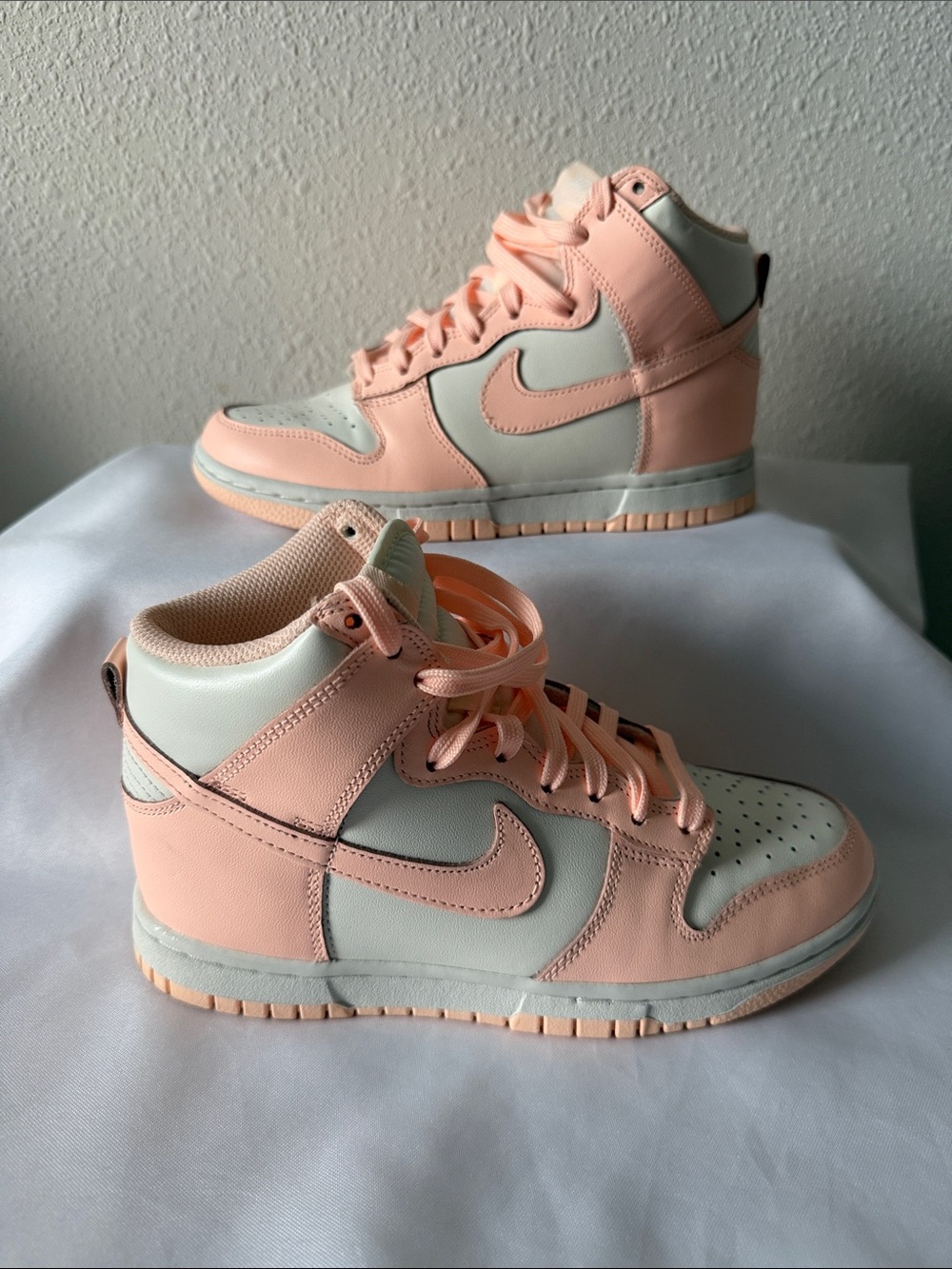 Nike Dunk High ‘Crimson Tint’ Unfading Sneaker